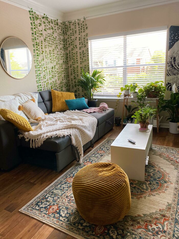 ¡Es la primera vez que vivo sola y estoy muy contenta con el espacio que he creado!