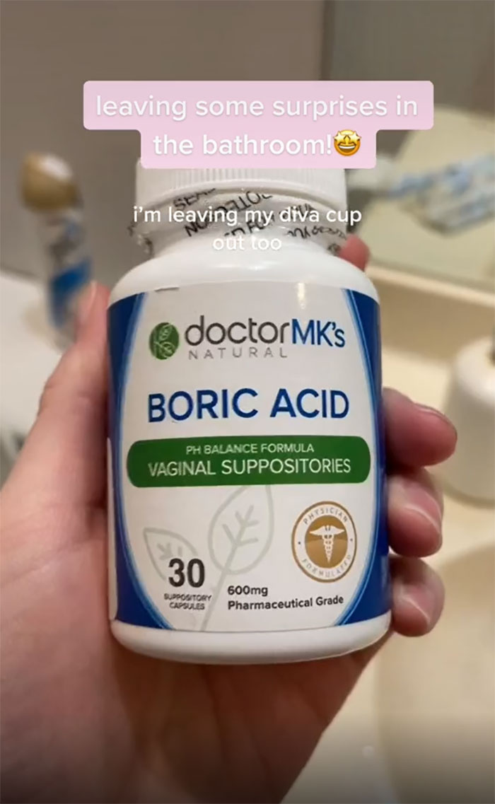 Woman Sabotages Her Landlord's Apartment Showing By Leaving 'Surprises' After They Keep Setting Up Tours Without Permission Woman Sabotages Her Landlord's Apartment Showing By Leaving 'Surprises' After They Keep Setting Up Tours Without Permission