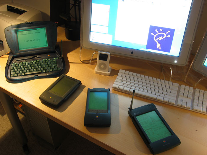 30 Things That Used To Be A Big Deal Back In 2000, But Have Faded Out, As Shared By Folks In This Online Group