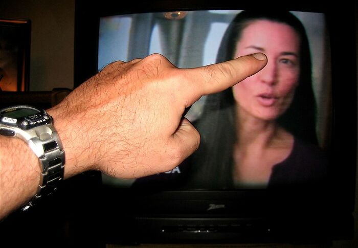 “I Landscaped Eminem's House”: Folks Online Disclose Their Experiences When Working For Famous People And Here Are 30 Of The Most Interesting Stories