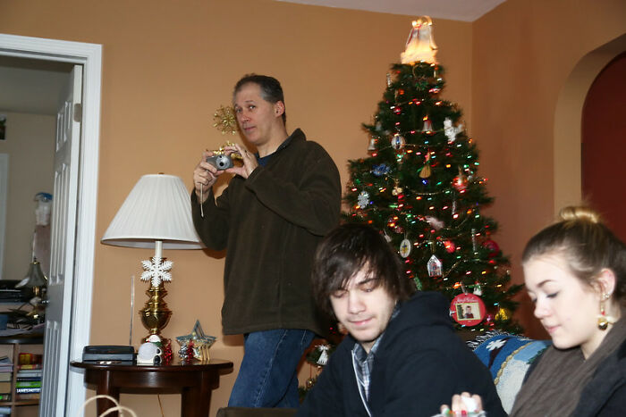 Alguien en este grupo online preguntó: "¿Cuál es tu historia de "por eso no voy a casa en Navidad"? Y 20 personas respondieron