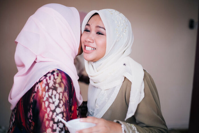 30 People Online Answer "What Are Some Of The 'Guy Code' And 'Girl Code' Unwritten Rules That You Always Follow?"