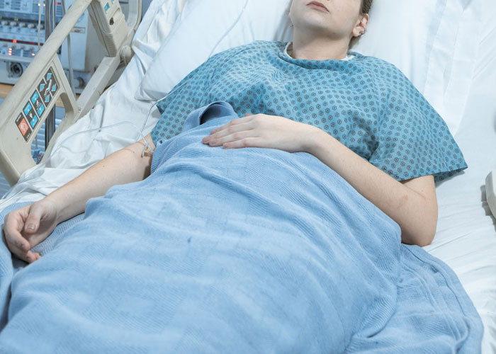 35 People Share The Wildest Things They Witnessed In The Baby Delivery Room