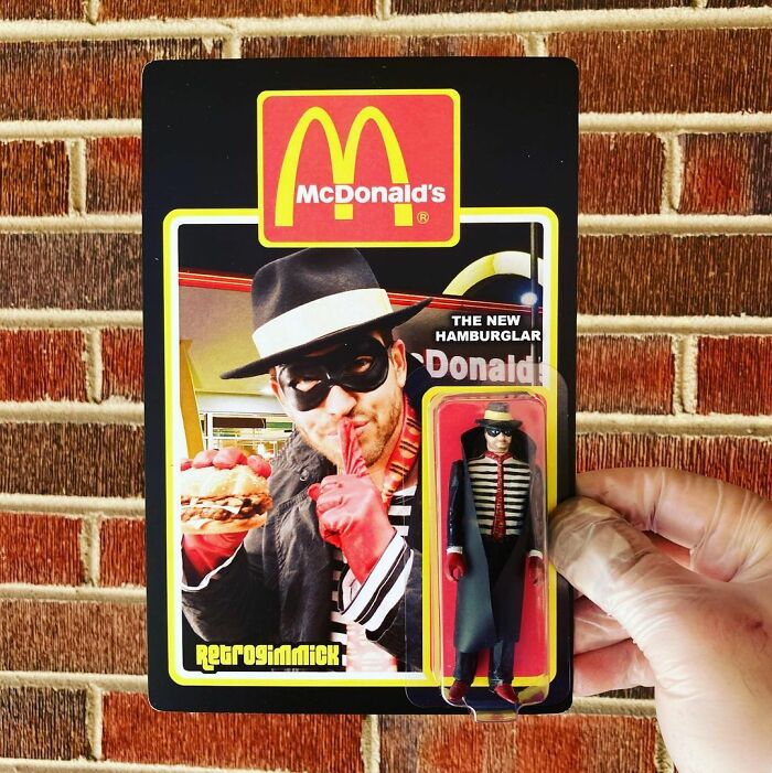 Artist Creates Dolls Of Characters "Unusual" Of Pop Culture