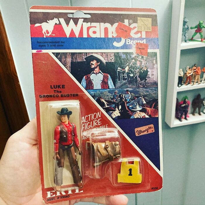 Artist Creates Dolls Of Characters "Unusual" Of Pop Culture