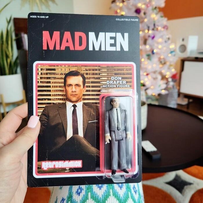 Artist Creates Dolls Of Characters "Unusual" Of Pop Culture