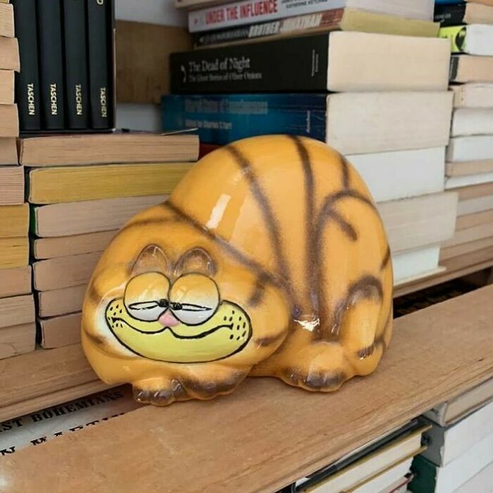 Part Of Which Discontinued Hallmark Series? As Found By @swapmeatvintage