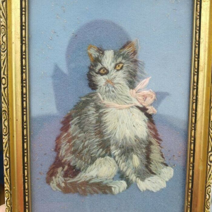 This Instagram Account Is Dedicated To The 'Luckiest' Thrift Store Finds (50 New Pics)