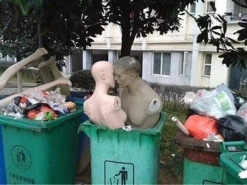 50 ‘Humans Of Capitalism’ Pics That Might Make You Laugh And Cry At The Same Time