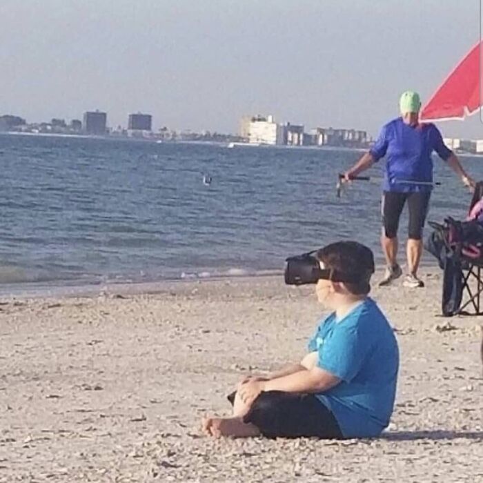 50 ‘Humans Of Capitalism’ Pics That Might Make You Laugh And Cry At The Same Time