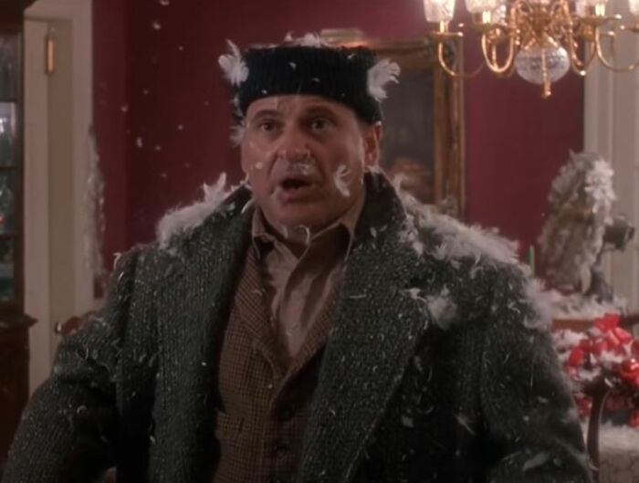 “I Landscaped Eminem's House”: Folks Online Disclose Their Experiences When Working For Famous People And Here Are 30 Of The Most Interesting Stories