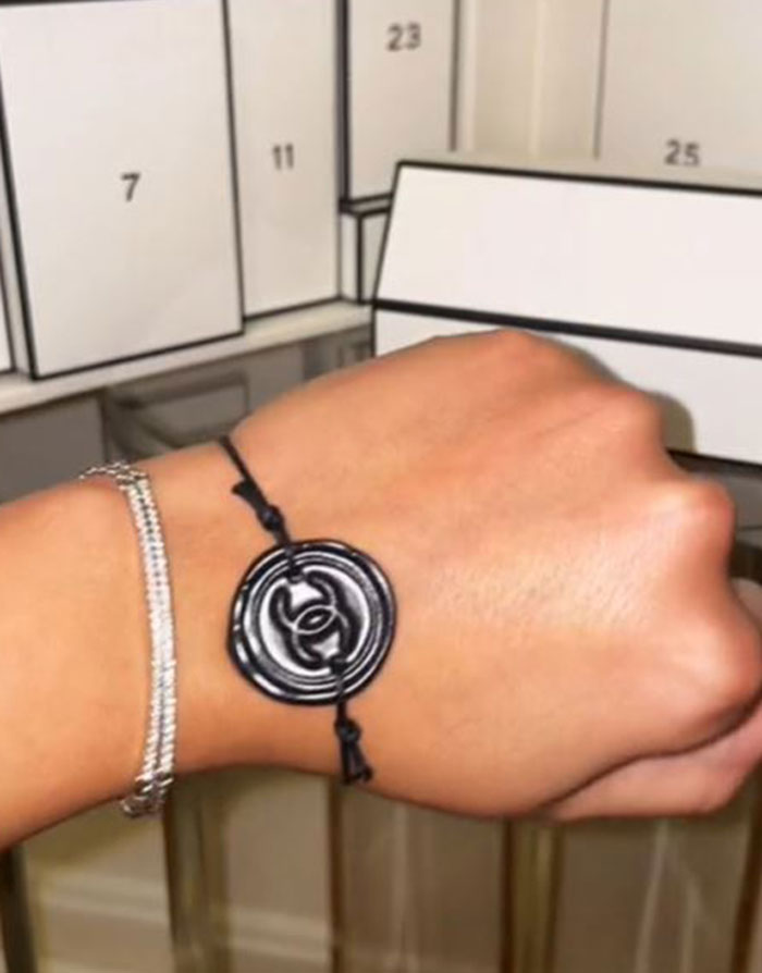 TikToker Roasts Chanel By Revealing What’s Inside Its ‘Glamorous’ $825 Advent Calendar TikToker Roasts Chanel By Revealing What’s Inside Its ‘Glamorous’ $825 Advent Calendar