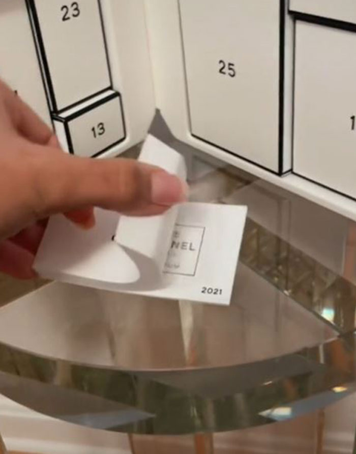 TikToker Roasts Chanel By Revealing What’s Inside Its ‘Glamorous’ $825 Advent Calendar TikToker Roasts Chanel By Revealing What’s Inside Its ‘Glamorous’ $825 Advent Calendar