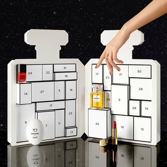 TikToker Roasts Chanel By Revealing What’s Inside Its ‘Glamorous’ $825 Advent Calendar TikToker Roasts Chanel By Revealing What’s Inside Its ‘Glamorous’ $825 Advent Calendar
