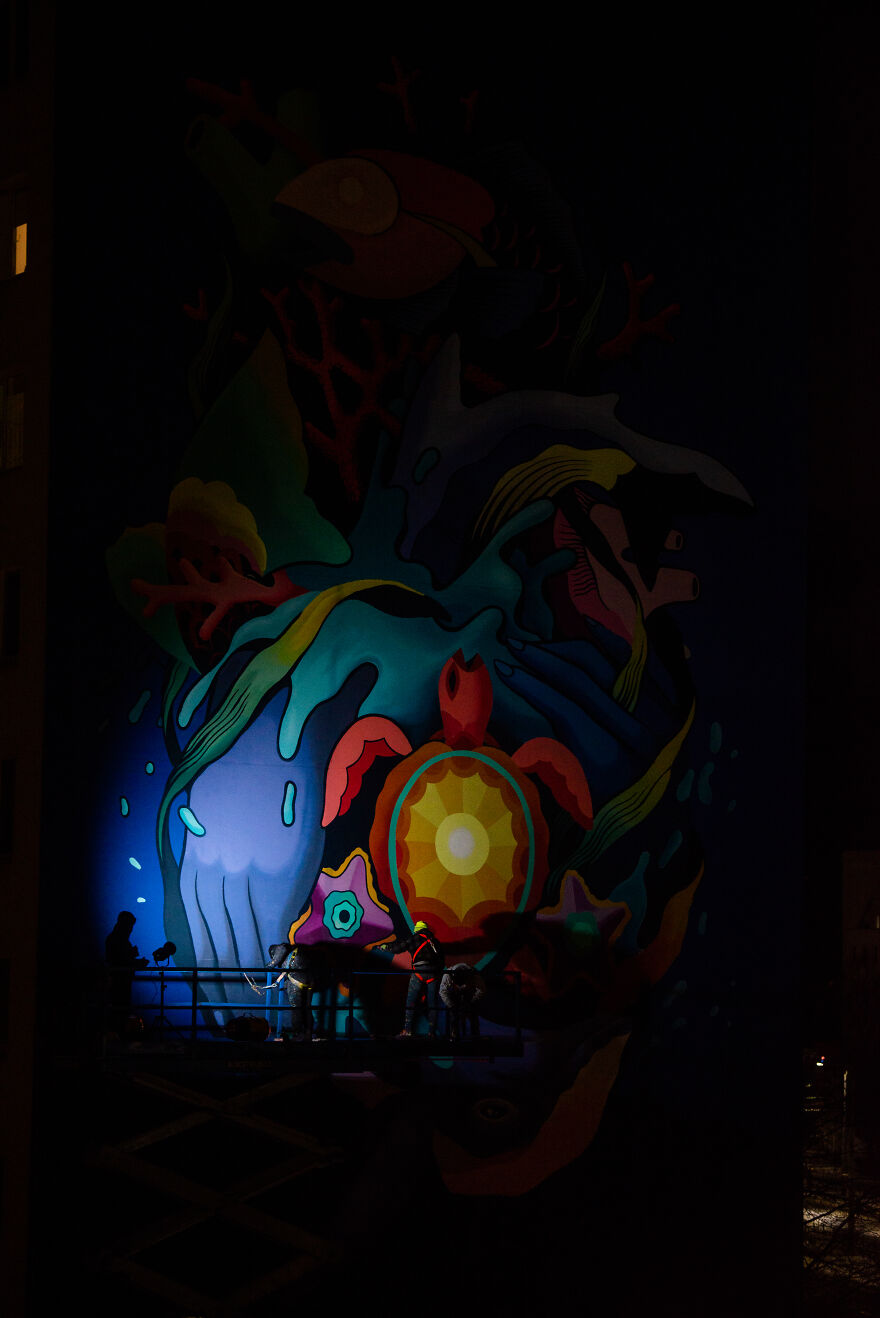 Spanish Artists Boa Mistura Create Massive "Save The Ocean To Save The Climate" Mural In Vilnius, Lithuania Spanish Artists Boa Mistura Create Massive "Save The Ocean To Save The Climate" Mural In Vilnius, Lithuania