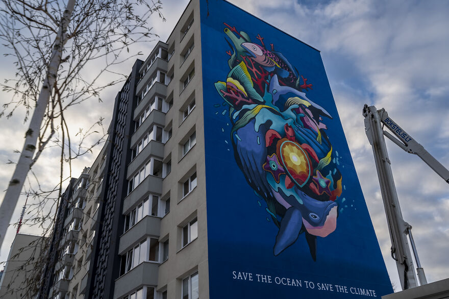 Spanish Artists Boa Mistura Create Massive "Save The Ocean To Save The Climate" Mural In Vilnius, Lithuania Spanish Artists Boa Mistura Create Massive "Save The Ocean To Save The Climate" Mural In Vilnius, Lithuania