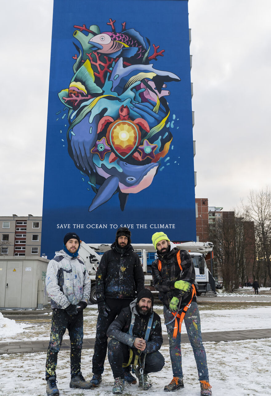 Spanish Artists Boa Mistura Create Massive "Save The Ocean To Save The Climate" Mural In Vilnius, Lithuania Spanish Artists Boa Mistura Create Massive "Save The Ocean To Save The Climate" Mural In Vilnius, Lithuania