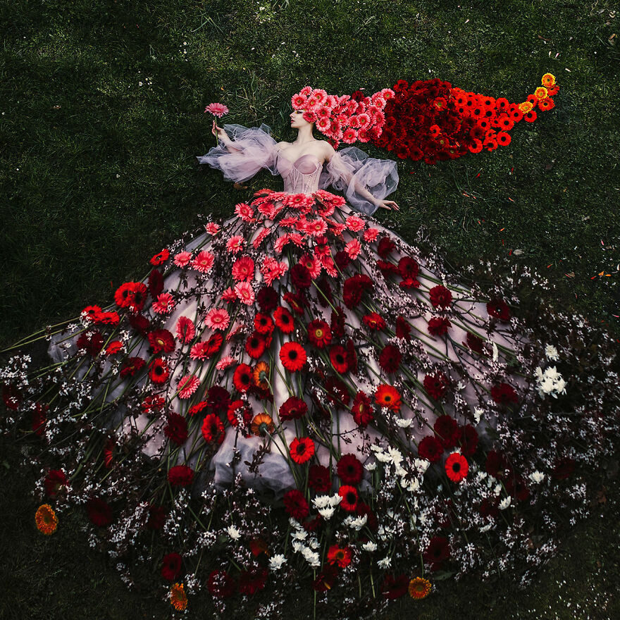 Photographer Captured 4 Seasons With Models And Tells A Story