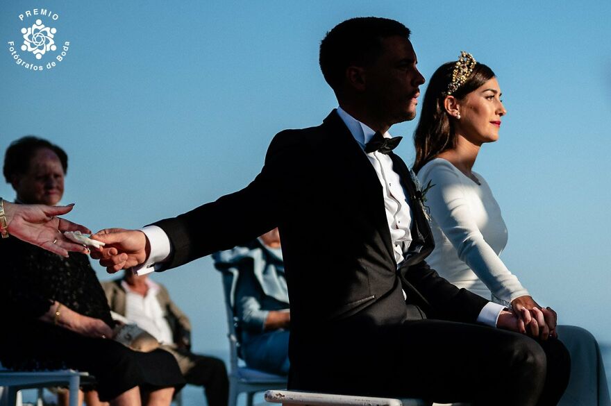 "Light Or Shadow?" By Fran Oriz