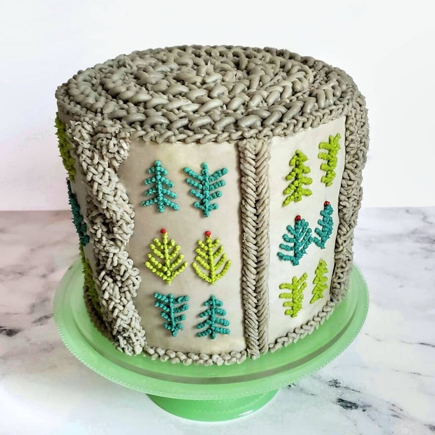 Hand-Embroidered? Confectioner Impresses When Decorating Cakes