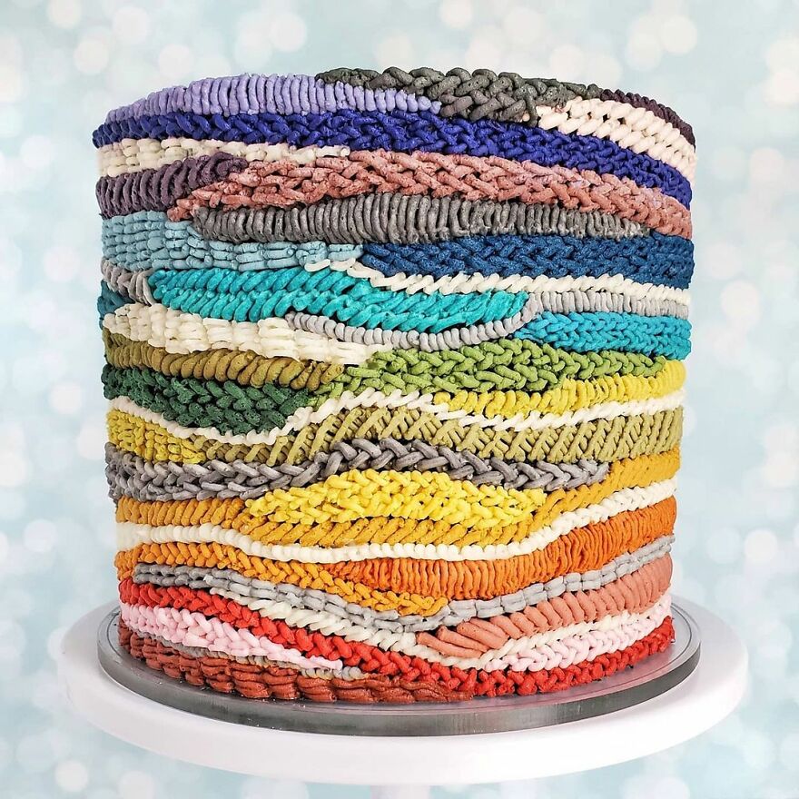 Hand-Embroidered? Confectioner Impresses When Decorating Cakes