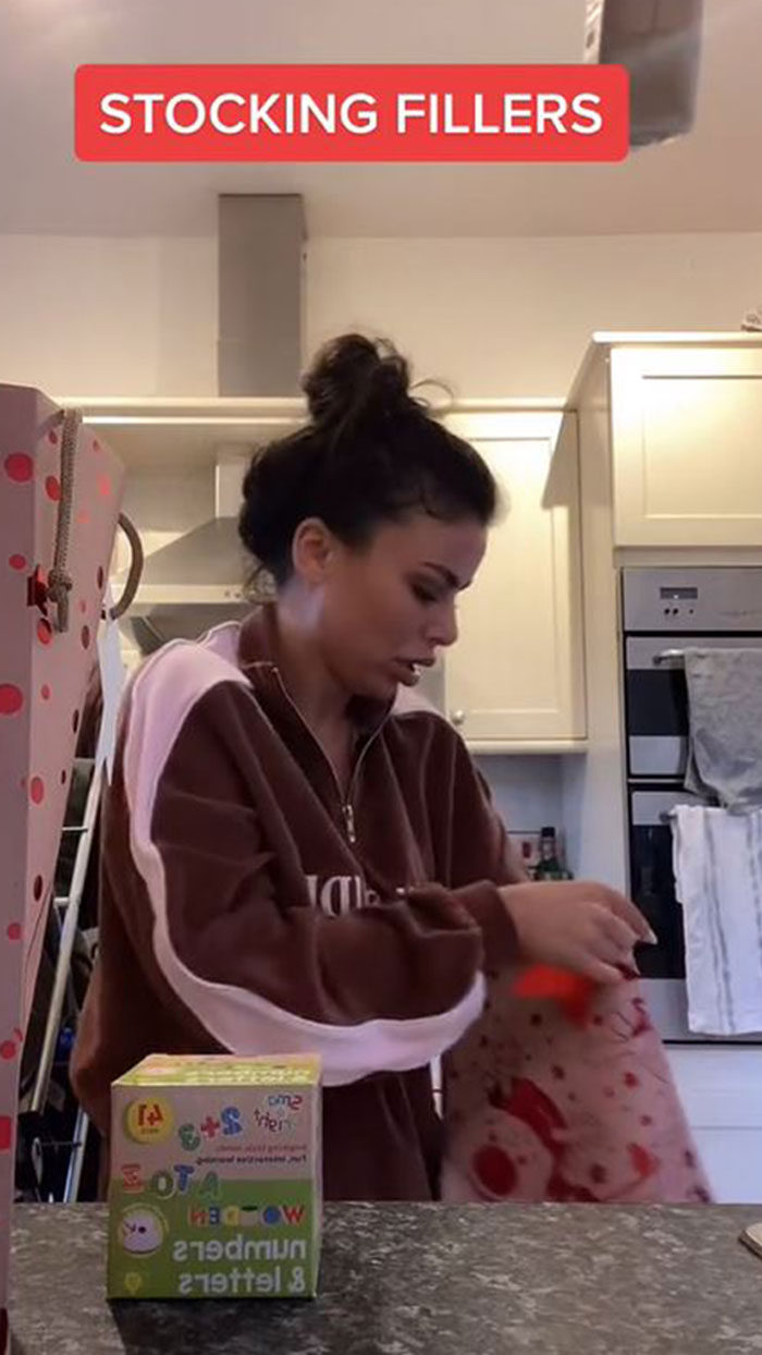 Mom Goes Viral By Buying Christmas Gifts From Santa In Pound Shop, And Taking Credit For Giving Big Gifts