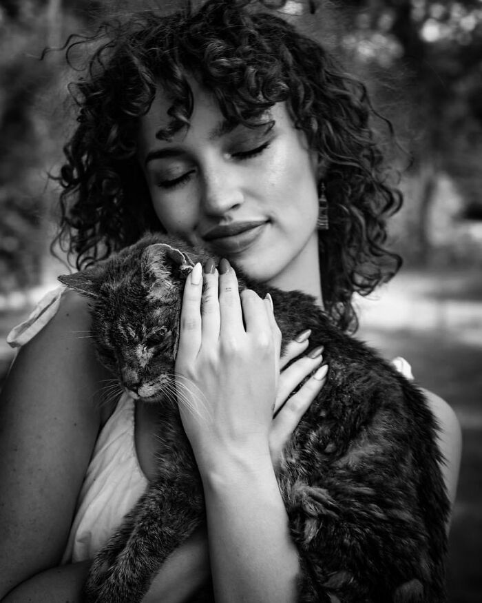 Photographer Takes Pictures Of Animals Near The End Of Life With Their Owners