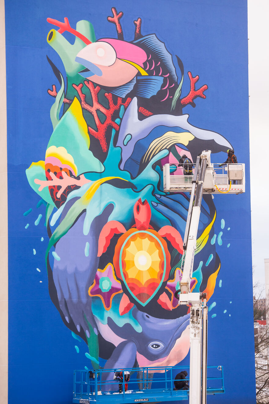 Spanish Artists Boa Mistura Create Massive "Save The Ocean To Save The Climate" Mural In Vilnius, Lithuania Spanish Artists Boa Mistura Create Massive "Save The Ocean To Save The Climate" Mural In Vilnius, Lithuania