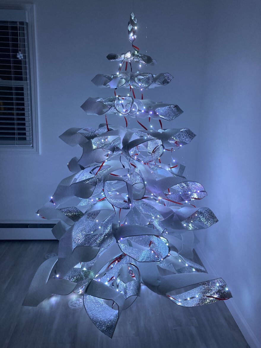 We Made A Floating Christmas Tree From Reflective Foam Insulation, And Here's The Result