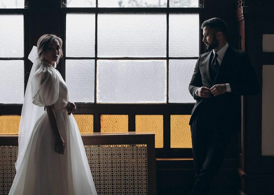 This Couple Accidentally Fell Into Mud During Their Wedding Photoshoot, And Here Are The Results