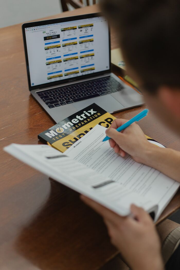 30 Bosses That Pushed Their Employees To Do Unethical Things