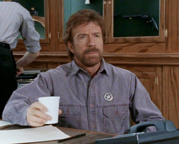 30 Times People Met Someone Famous And Didn't Even Realize Or Care