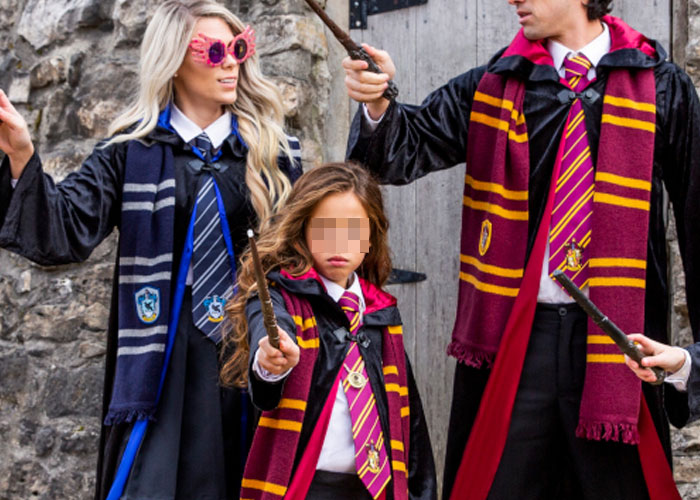 Hardcore Harry Potter Fans Force Their Obsession On Their Daughter, She Finally Rebels, Causes Family Drama