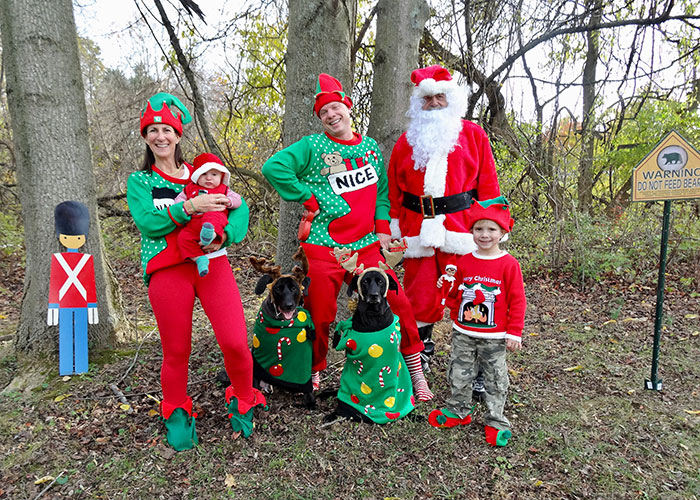 Every Year Our Family Tries To Make The Funniest Christmas Cards And Here Are 13 Of Our Favorite Ones