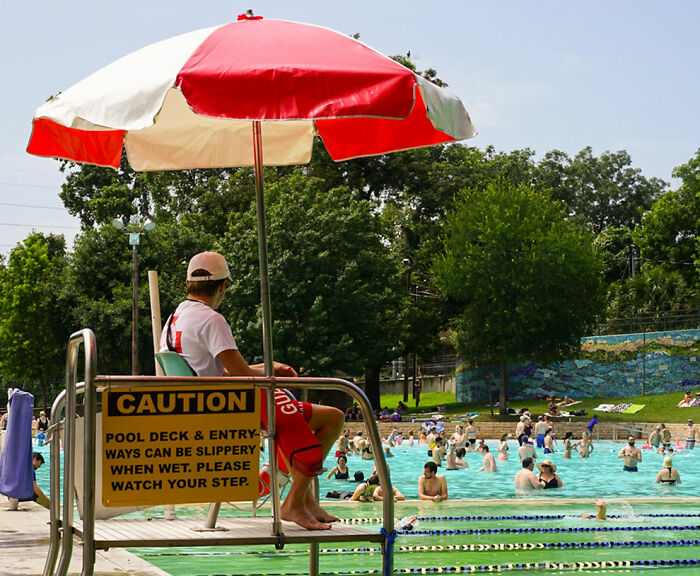 40 Stupid Customer Complaints These Employees Had To Deal With And Facepalm While Staying Calm