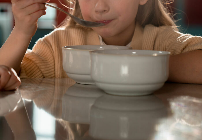 Father Says 11-Year-Old Daughter Is Getting Fat, Mother Refuses To Decrease Her Food Portion Sizes