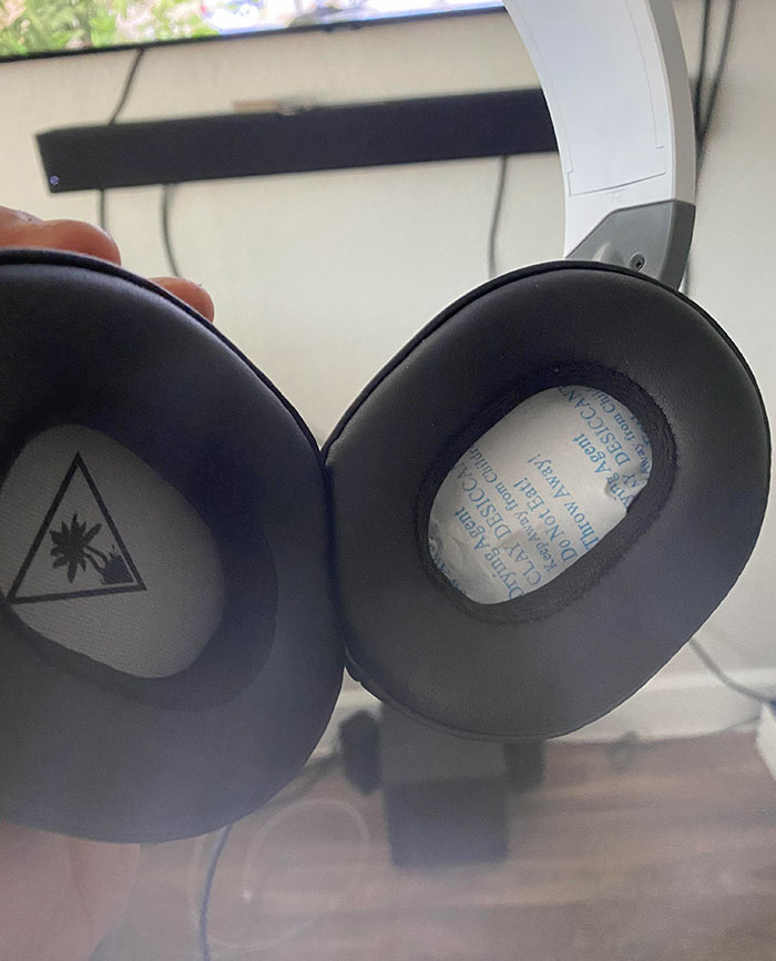 Since Christmas I Have Been Wearing These Noticing How The Right Ear Sounds Lower Than The Left One But Just Brushing It Off