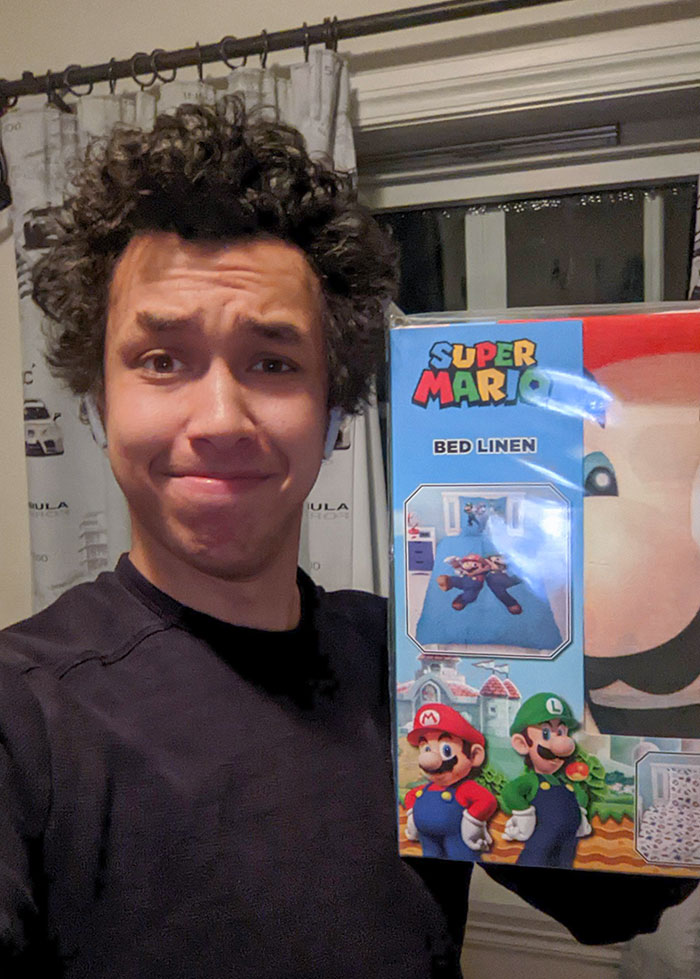 Mi mamá me regaló sábanas de Super Mario para Navidad