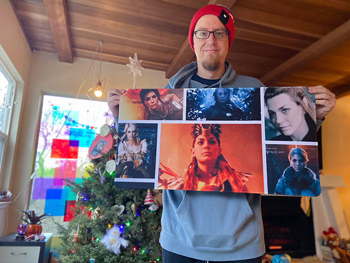 Mi marido pidió una alfombrilla de ratón para Navidad. Así que le compré una con mi cara puesta en imágenes, creo que quedó bien