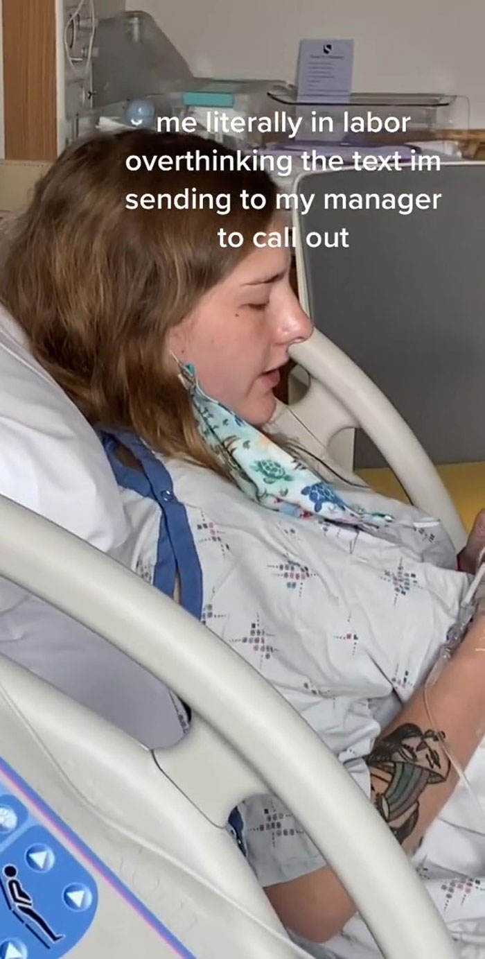 Woman Agonizing Over How To Tell Her Boss She Can’t Come To Work Because She’s In The Hospital Giving Birth Goes Viral With 5M Views Woman Agonizing Over How To Tell Her Boss She Can’t Come To Work Because She’s In The Hospital Giving Birth Goes Viral With 5M Views