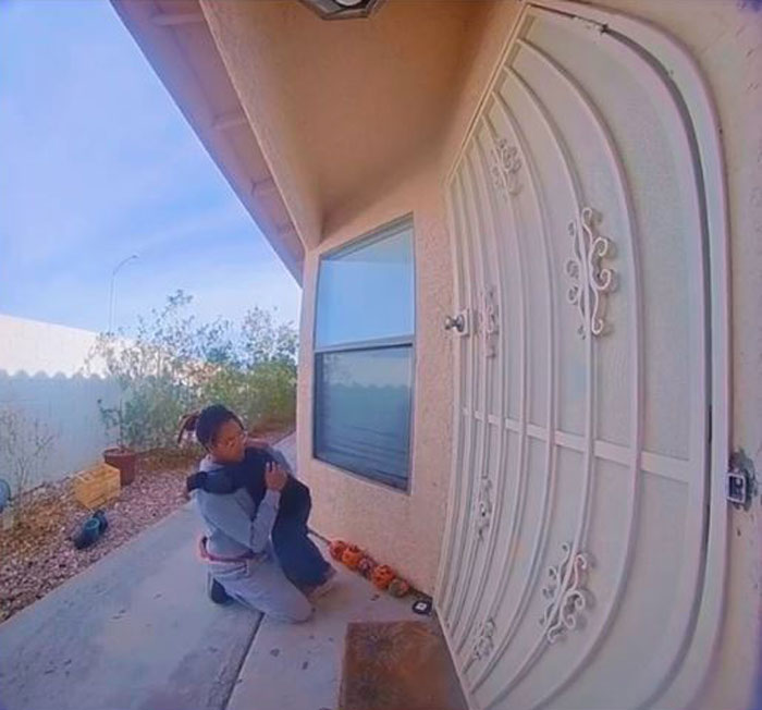 Mom Shows Excellent Parenting Skills By Calming Down Her Angry 5-Year-Old Kid