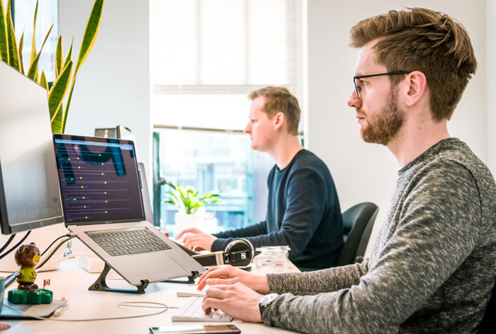 La gente revela cuándo se les cayó la venda de los ojos y se dieron cuenta de lo tóxicos que eran sus trabajos (20 historias)