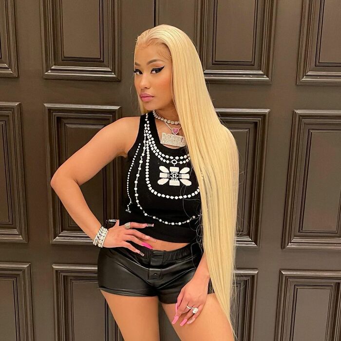 “I Landscaped Eminem's House”: Folks Online Disclose Their Experiences When Working For Famous People And Here Are 30 Of The Most Interesting Stories