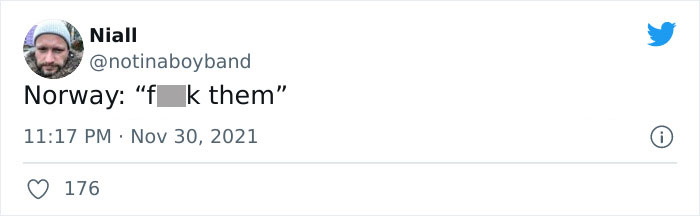 Brits Can&rsquo;t Contain Their Laughter After Norway Sent Them Their Special Christmas Tree (24 Reactions)