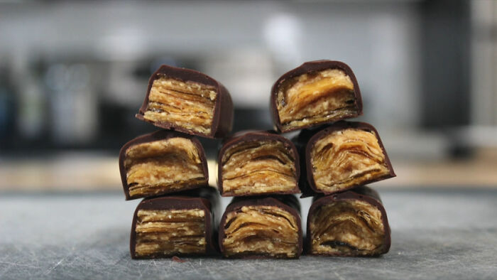 I Made Homemade Butterfingers (Using The Lamination Method)