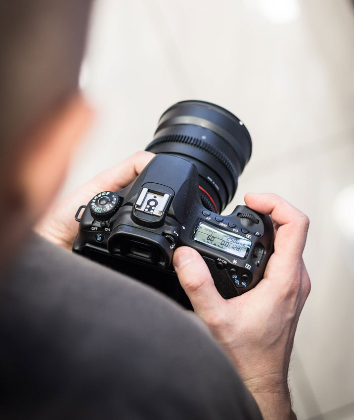 20 Novias honestas comparten lo que deserían que hubiera sido diferente el día de sus bodas