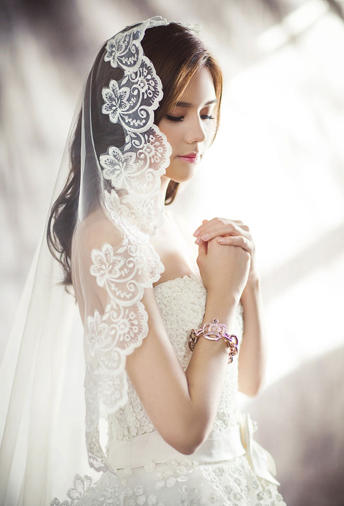 20 Novias honestas comparten lo que deserían que hubiera sido diferente el día de sus bodas