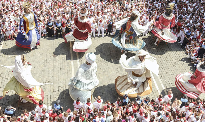 30 Americans Who Left The US Share How Their Lives Have Changed After Moving To Europe