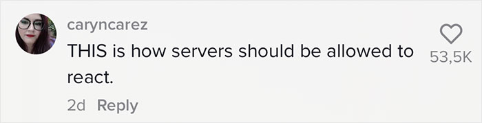 People Applaud This Waitress Who Stood Up For All The Staff And Shut Down Jerk Customer