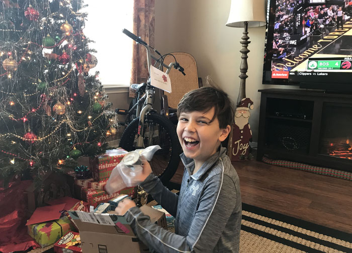 30 People Are Sharing Weird And Wholesome Traditions That Make Their Christmas Special